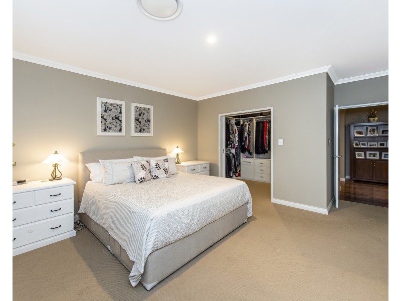 16 Hawley Way, Madora Bay WA 6210