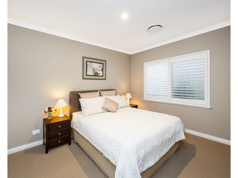 16 Hawley Way, Madora Bay WA 6210