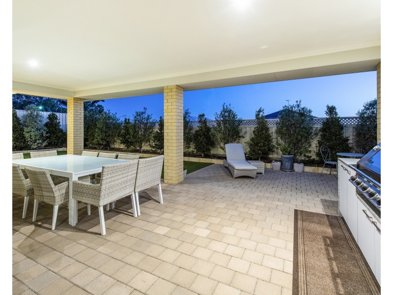 16 Hawley Way, Madora Bay WA 6210
