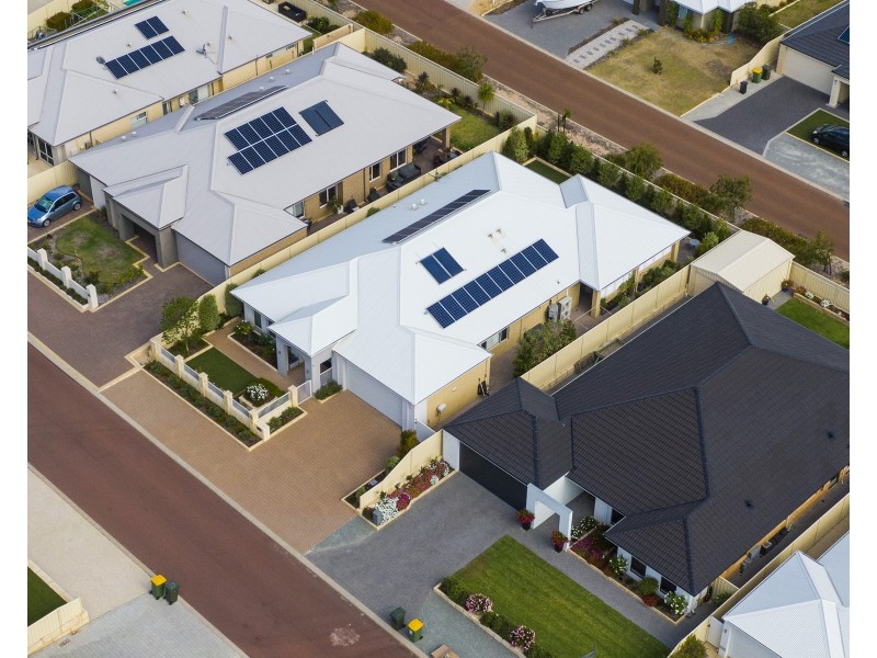 16 Hawley Way, Madora Bay WA 6210