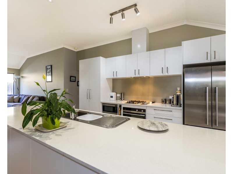 27 Darwin Terrace, Dudley Park WA 6210