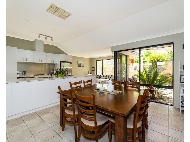 27 Darwin Terrace, Dudley Park WA 6210