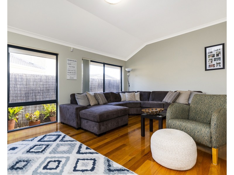 27 Darwin Terrace, Dudley Park WA 6210
