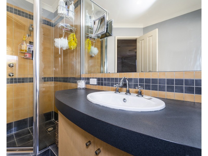 27 Darwin Terrace, Dudley Park WA 6210
