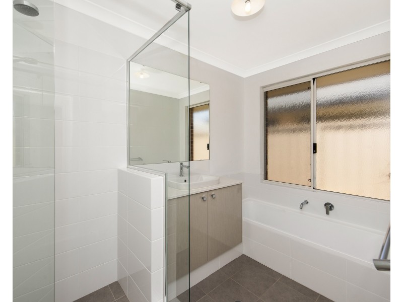 35 Aquamarine Parade, Karnup WA 6176