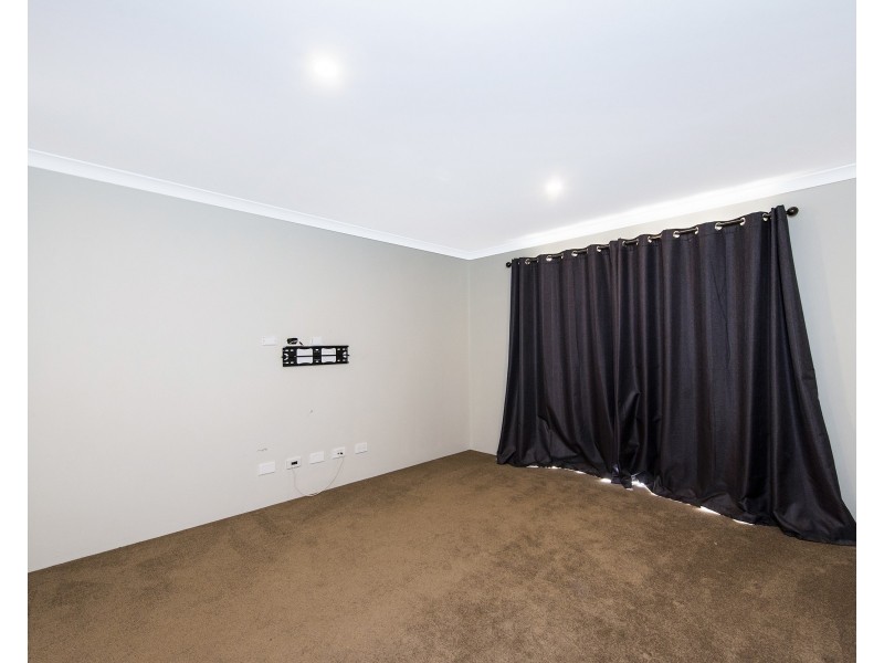 35 Aquamarine Parade, Karnup WA 6176