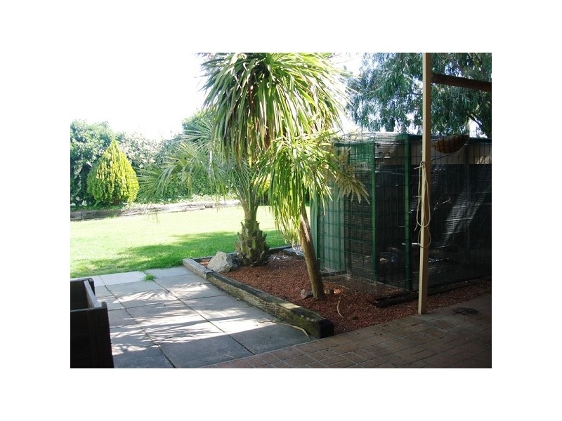 4 Dixon St, Nulsen WA 6450
