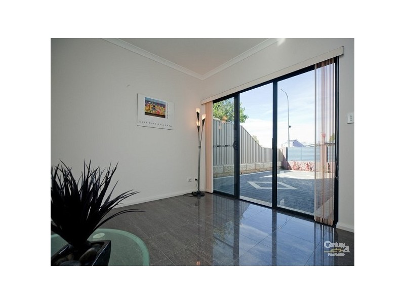 1/251 Canning Highway, Como WA 6152