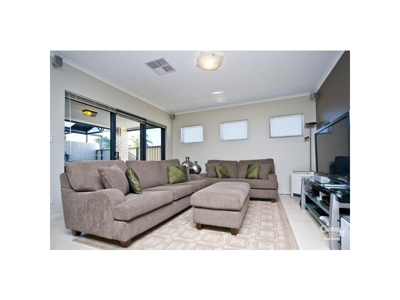 6B Bathurst, Dianella WA 6059