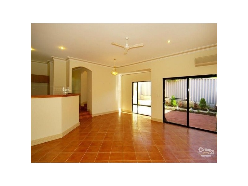 1/18 Hayes Avenue, Yokine WA 6060