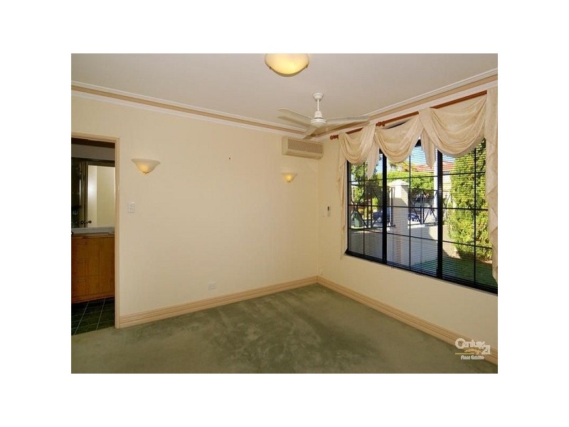 1/18 Hayes Avenue, Yokine WA 6060