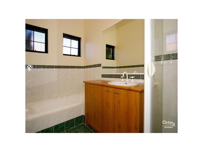 1/18 Hayes Avenue, Yokine WA 6060