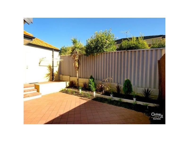 1/18 Hayes Avenue, Yokine WA 6060