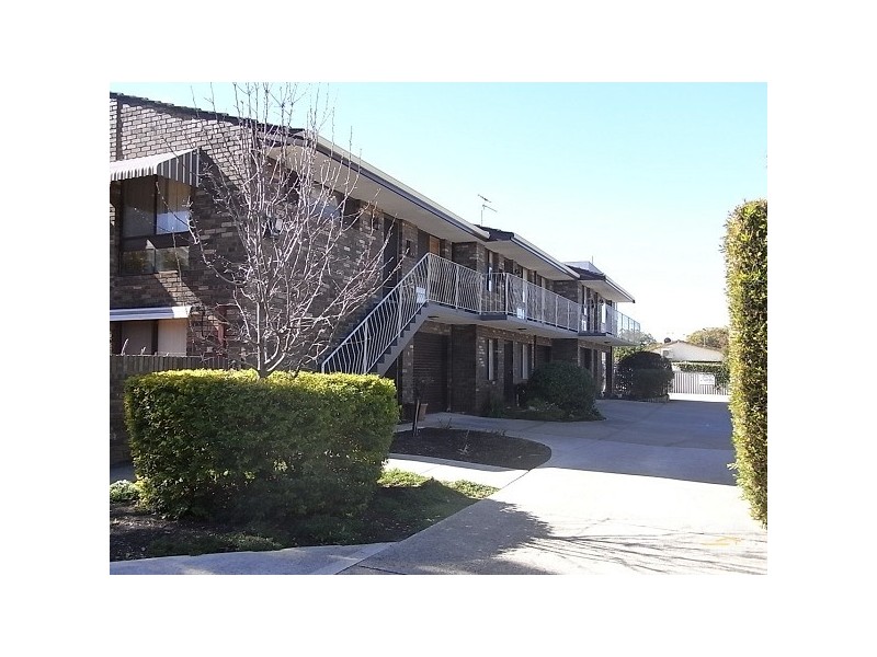 3/2 Waroonga Road, Nedlands WA 6009