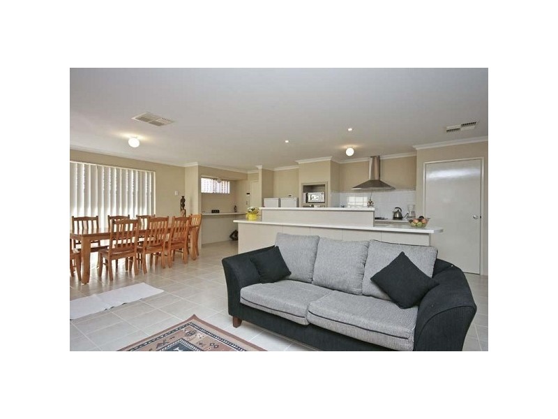 49 Crosthwait Circle, Tapping WA 6065