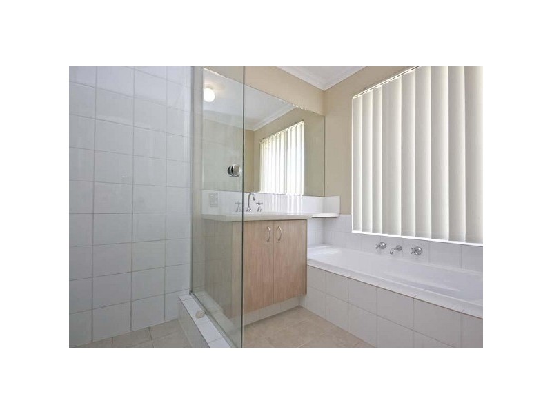 49 Crosthwait Circle, Tapping WA 6065