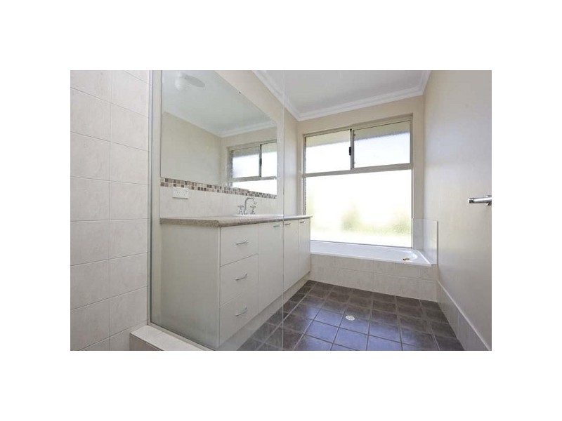 6 Haslingfield, Butler WA 6036