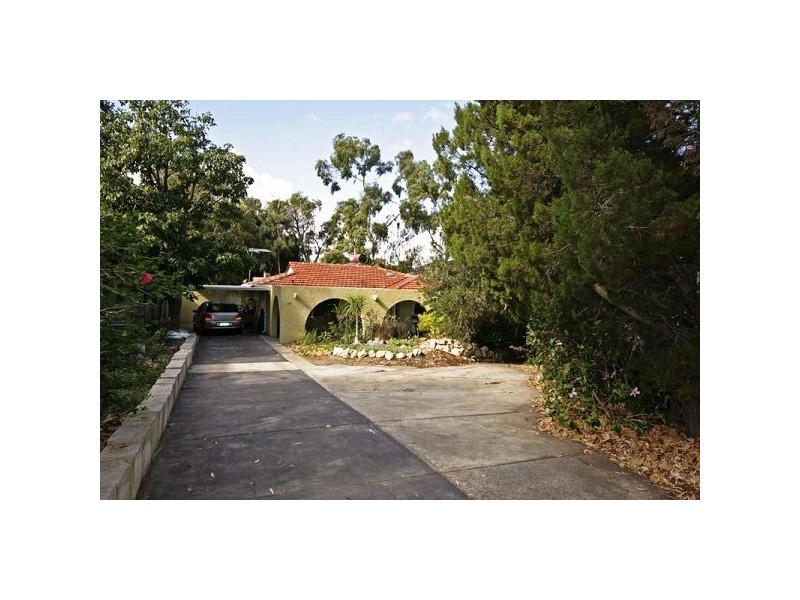 15 Spinaway Street, Craigie WA 6025