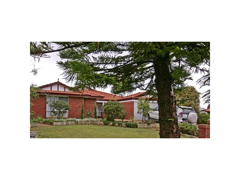 4 Alabaster Terrace, Hillarys WA 6025