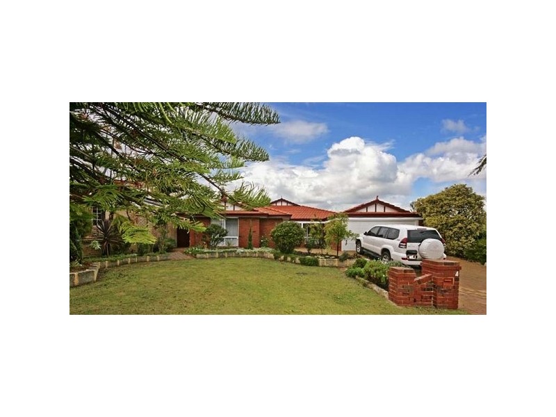 4 Alabaster Terrace, Hillarys WA 6025