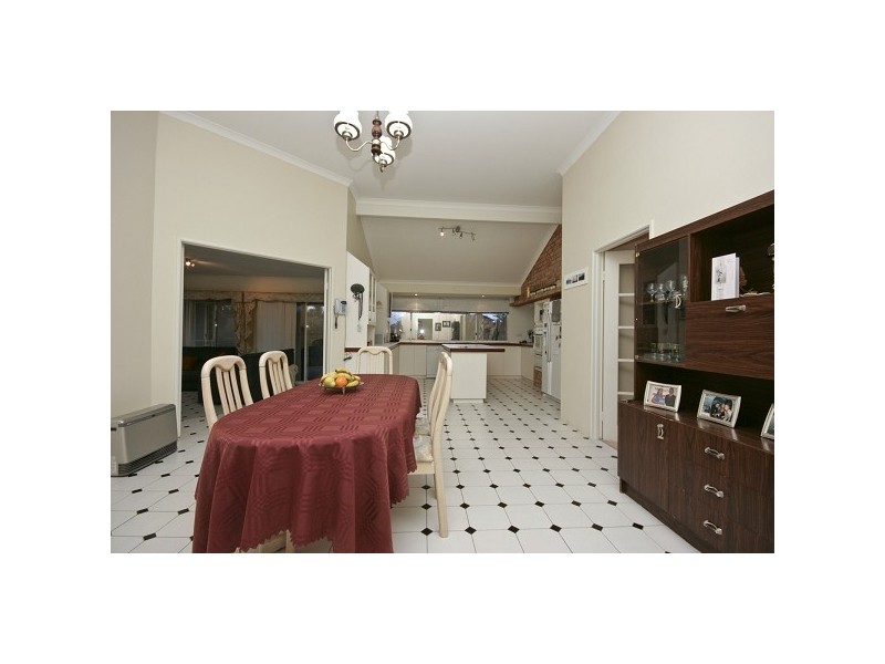 4 Alabaster Terrace, Hillarys WA 6025