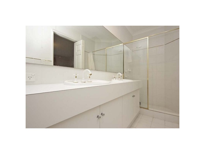 4 Alabaster Terrace, Hillarys WA 6025