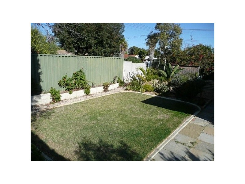 2 Lupin Court, Hocking WA 6065