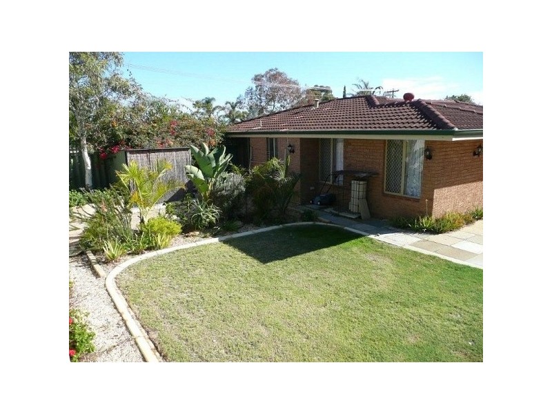 2 Lupin Court, Hocking WA 6065