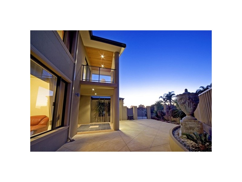 16 Wessex Street, Carine WA 6020