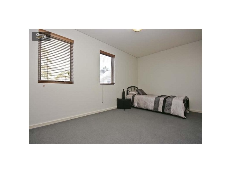 2/36 Second Avenue, Kensington WA 6151