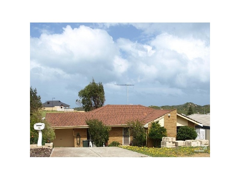 12 Mitchell Place, Two Rocks WA 6037