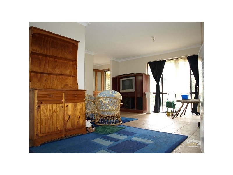 12 Mitchell Place, Two Rocks WA 6037