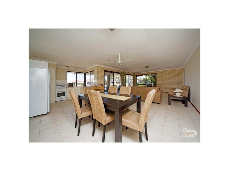 27 Allambi Way, South Yunderup WA 6208