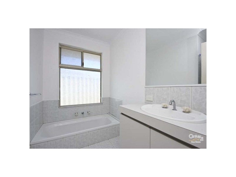 5 Stonehaven Parade, Kinross WA 6028