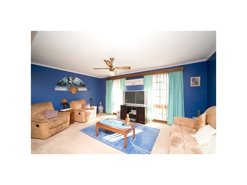 8 Endeavour Road, Hillarys WA 6025