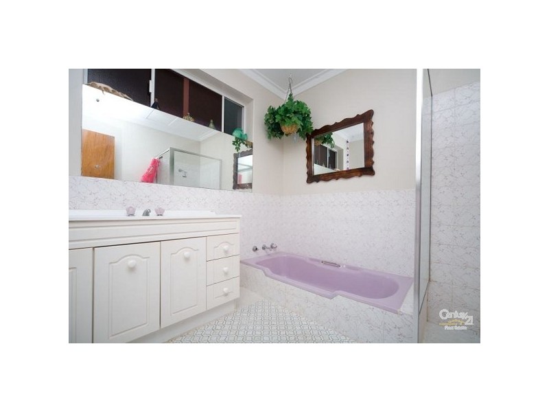 8 Endeavour Road, Hillarys WA 6025