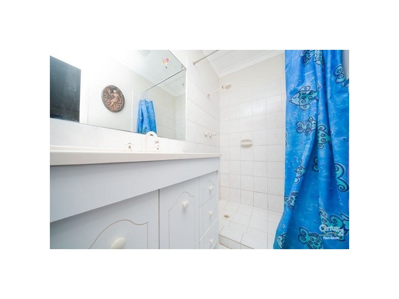 8 Endeavour Road, Hillarys WA 6025