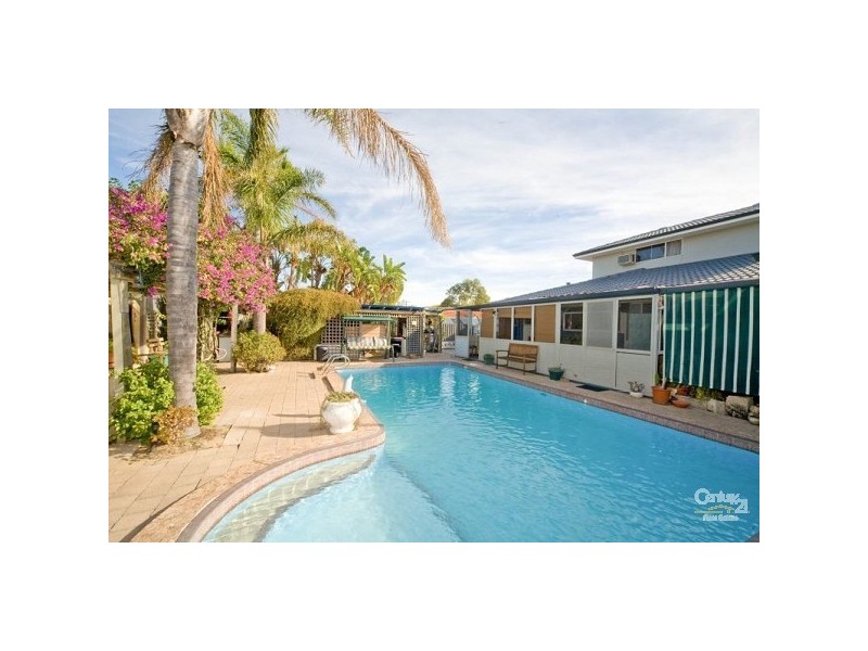 8 Endeavour Road, Hillarys WA 6025