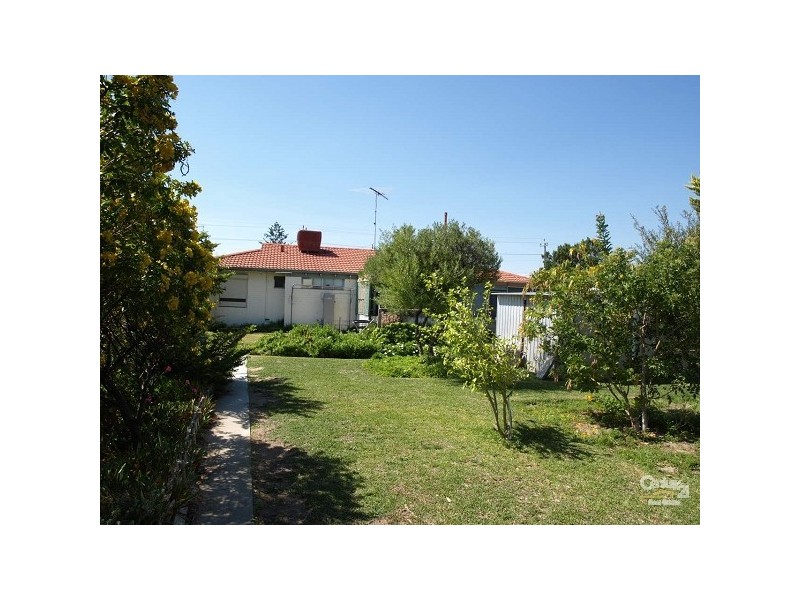 25 Whitfield Drive, Two Rocks WA 6037