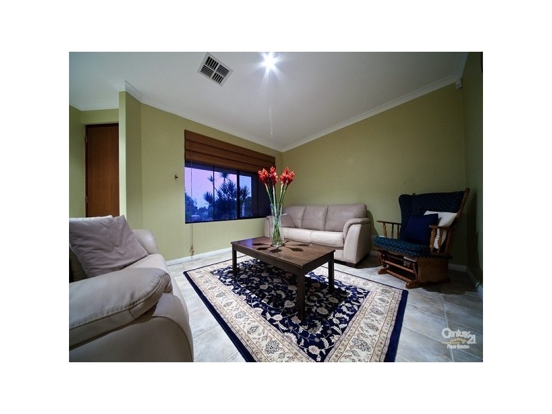 29 St Stephens Cres, Tapping WA 6065