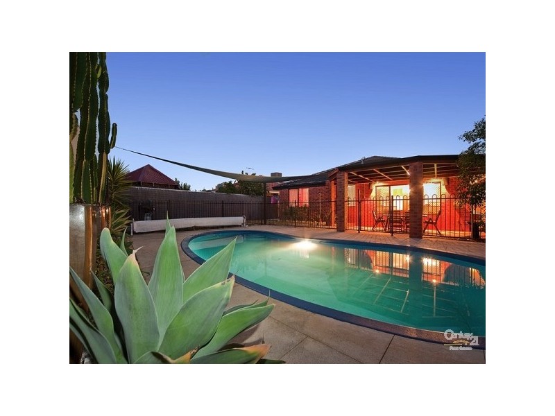 29 St Stephens Cres, Tapping WA 6065