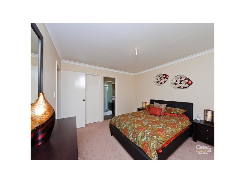 66 Berlotto Dr, Tapping WA 6065