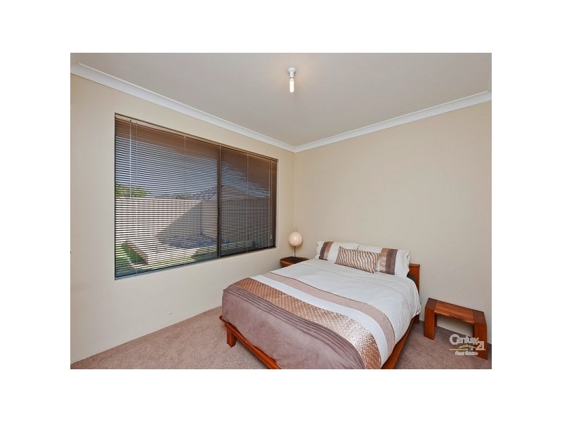 66 Berlotto Dr, Tapping WA 6065