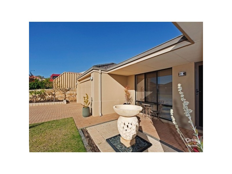 66 Berlotto Dr, Tapping WA 6065
