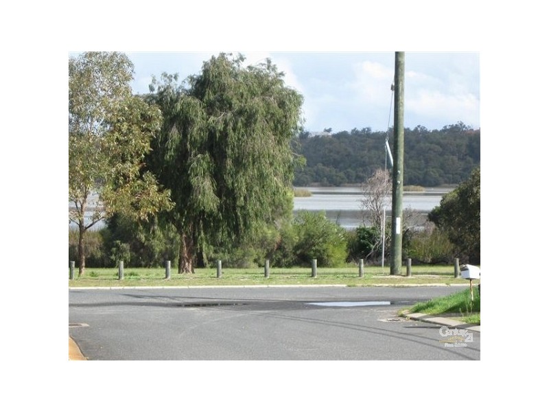 3 Woonan St, Wanneroo WA 6065