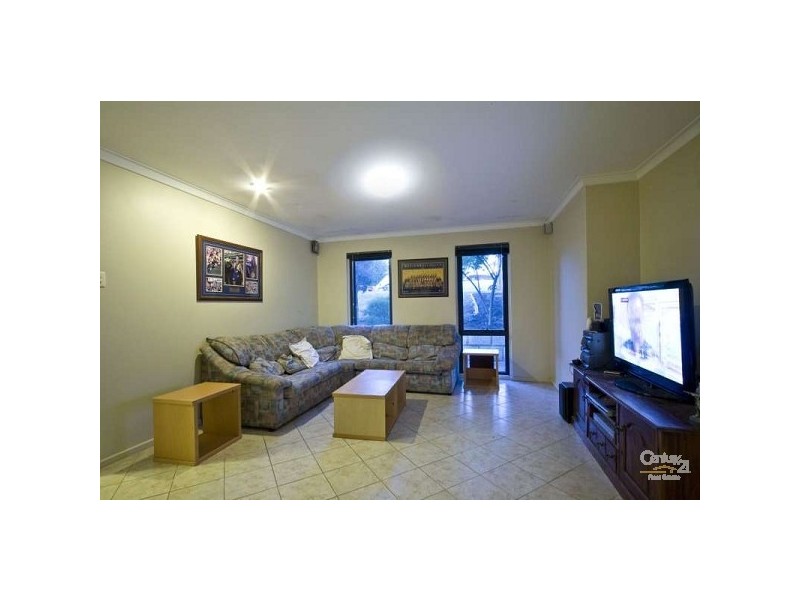 8 Andrews Court, Padbury WA 6025