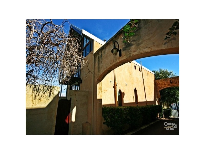 2/65 Quarry Street, Fremantle WA 6160