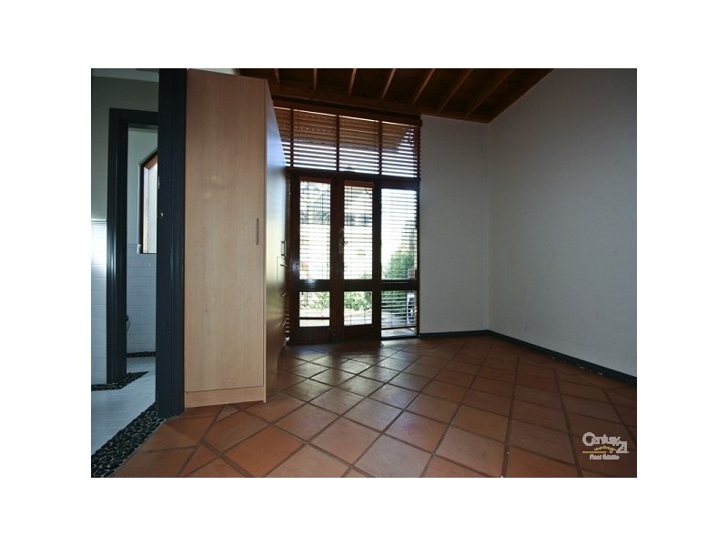 2/65 Quarry Street, Fremantle WA 6160