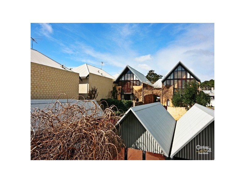 2/65 Quarry Street, Fremantle WA 6160