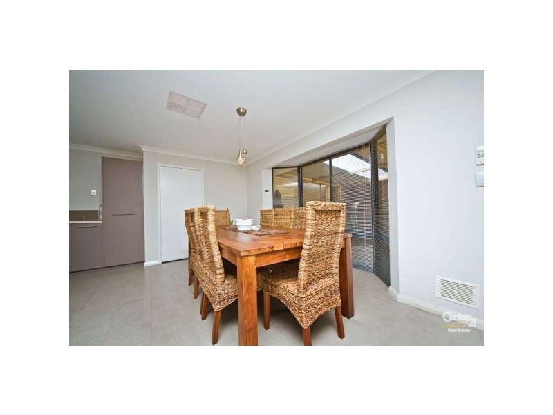 8 Appleby Drive, Darch WA 6065